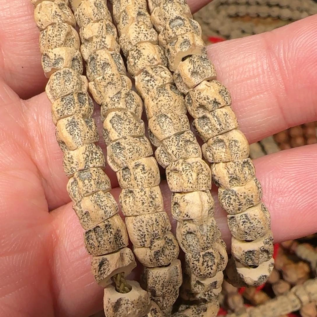 柏香籽/百香籽吊坠肥*螂