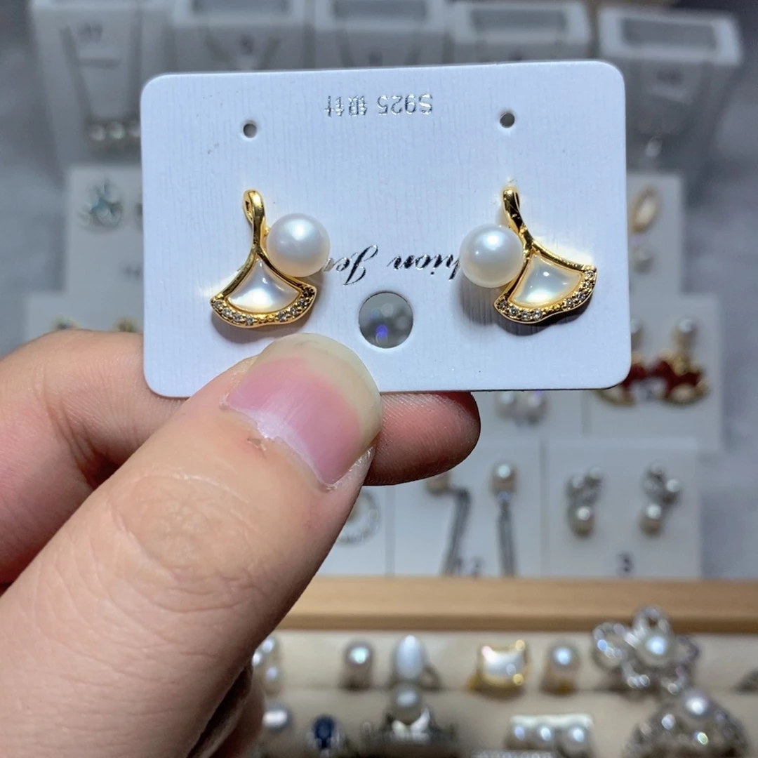 淡水珍珠银S925镶嵌耳饰