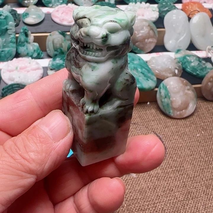 独山玉未镶嵌颈饰