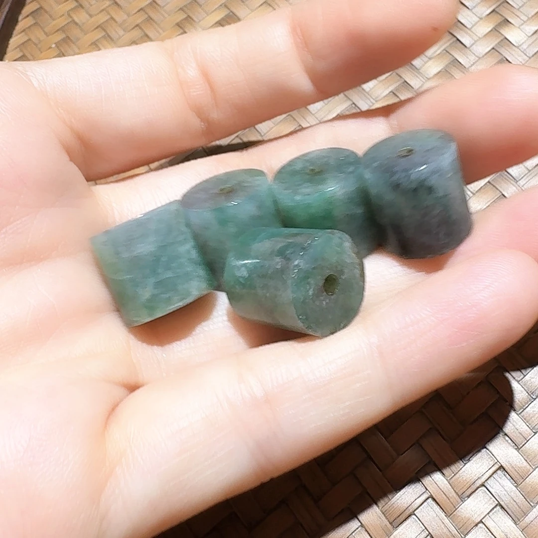 翡翠散珠个性十足