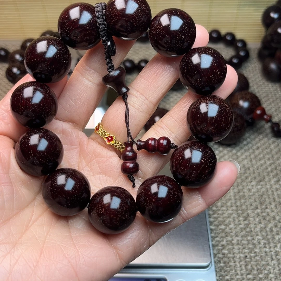 刘***哥檀香紫檀（小叶紫檀）2.0 12颗 满星