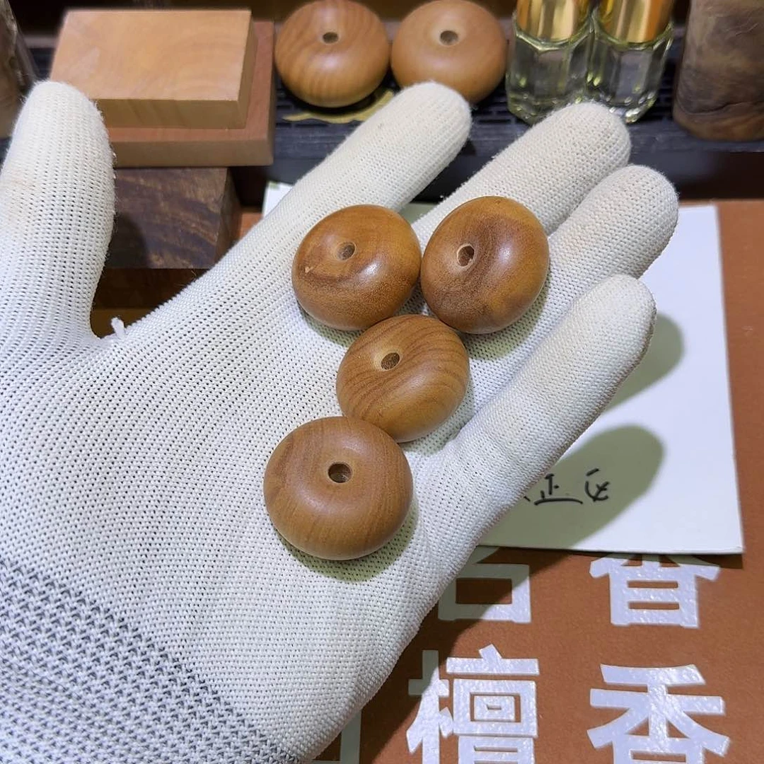 檀香木老山檀香平安扣3.0×1.5微瑕疵