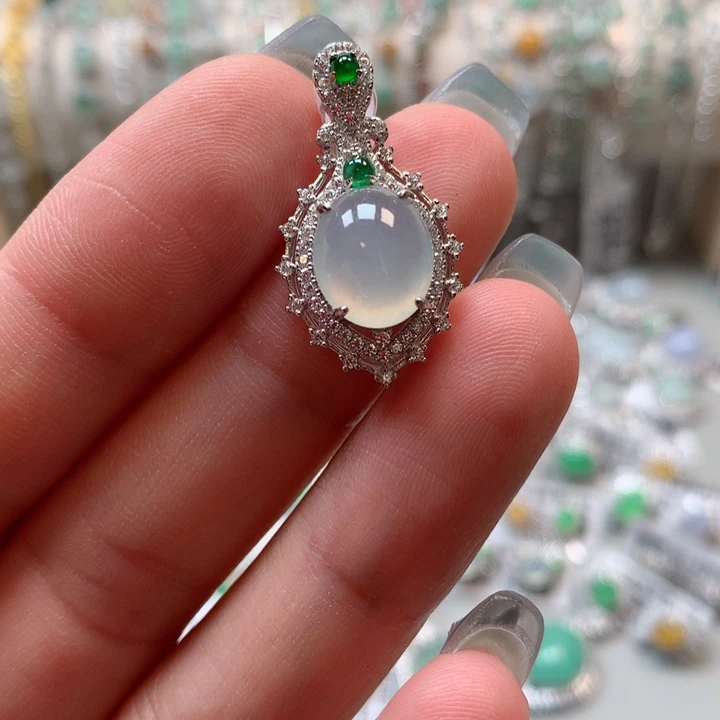 翡翠戒指18K金镶嵌吊坠