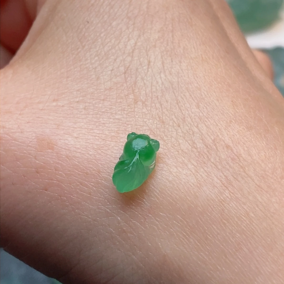 定制翡翠未镶嵌鱼