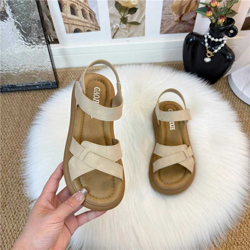 英伦风平底沙滩鞋女款2025夏季新款魔术贴百搭软底不累脚休闲凉鞋