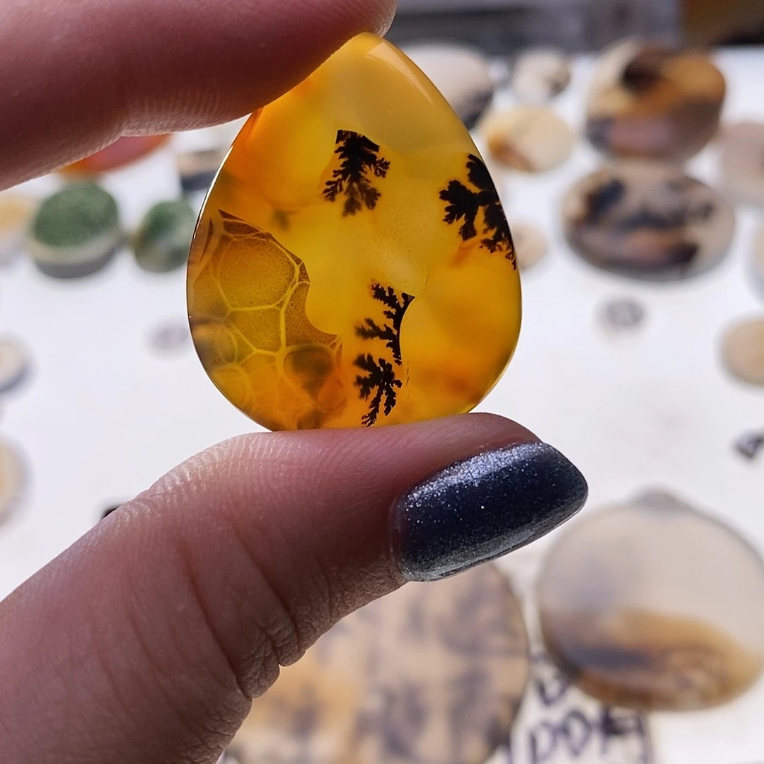 未镶嵌玛瑙/玉髓珠宝奇石