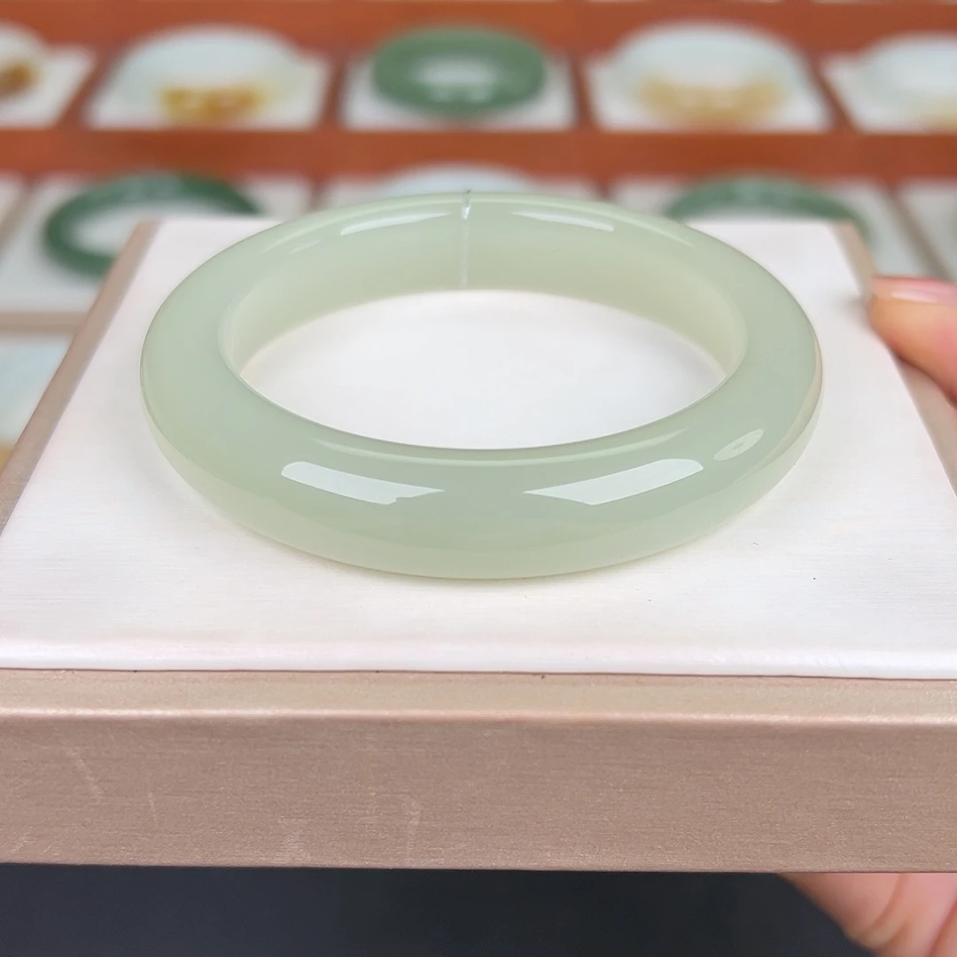 和田玉未镶嵌手镯和田玉葡萄肉手镯