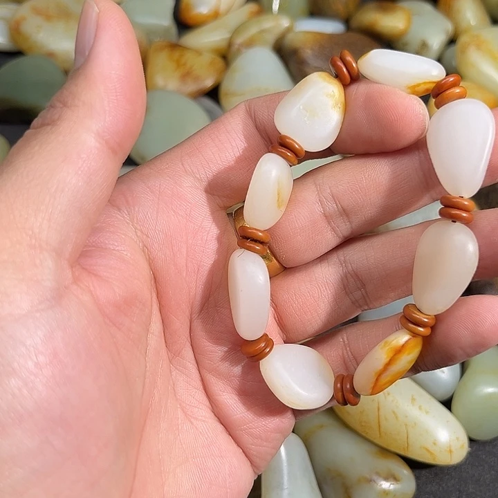 和田玉未镶嵌吊坠(赠链)