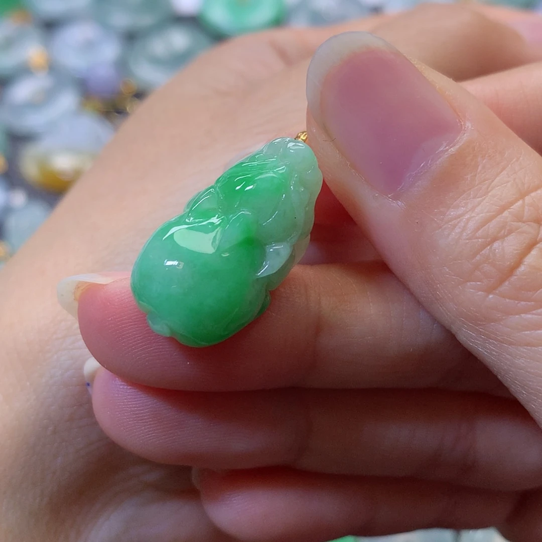 【闪购商品】吊坠(赠链)18K金镶嵌翡翠