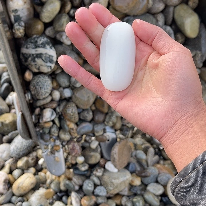 未镶嵌和田玉（糖玉）珠宝奇石