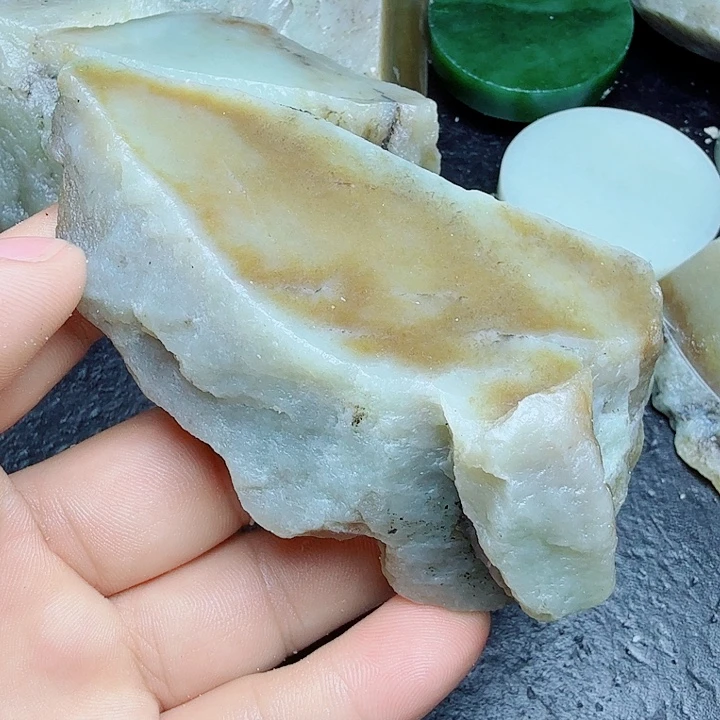 未镶嵌和田玉（糖玉）珠宝奇石