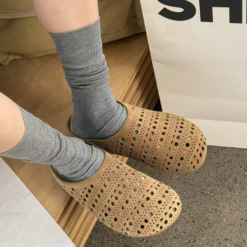 诗歌兰女鞋2025年夏季新款磨砂镂空洞洞拖外穿显瘦复古软底包头拖