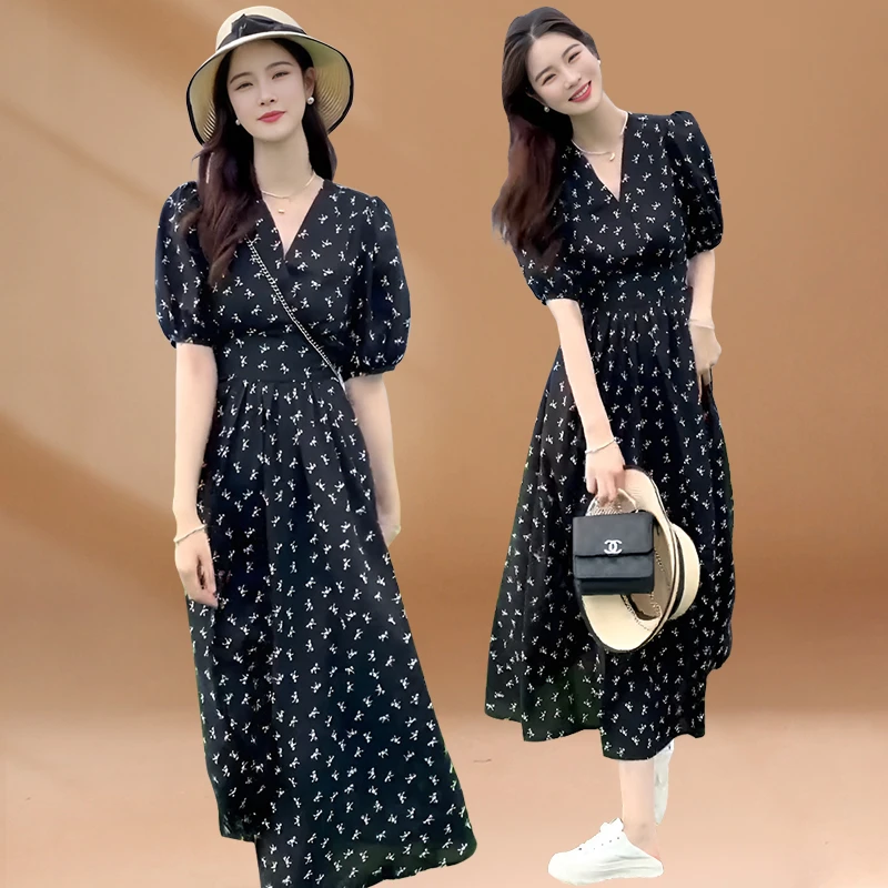 法式茶歇赫本风连衣裙女2025年夏季收腰显瘦优雅气质V领碎花裙子