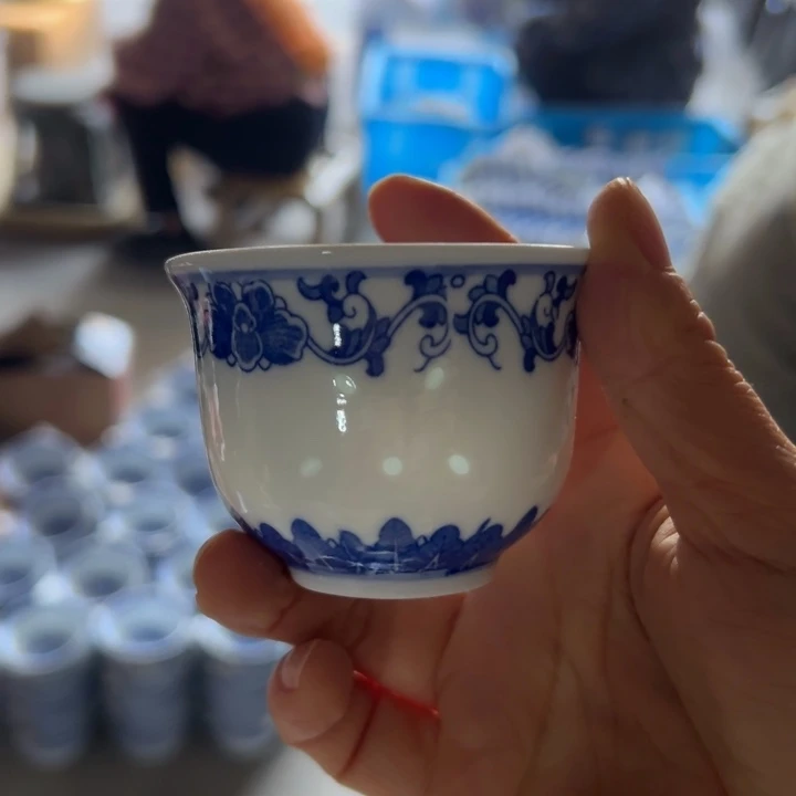 陶瓷青花玲珑牡丹小茶杯80毫升