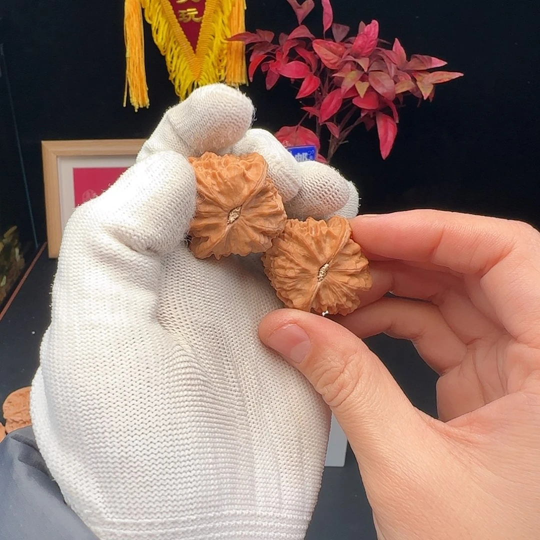 文玩核桃吊坠仙桃