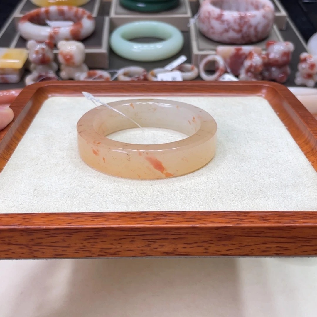 石英岩玉手镯未镶嵌