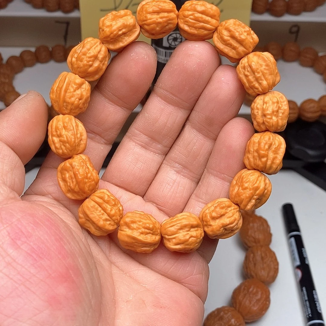 木质类文玩核桃1.6金蝉