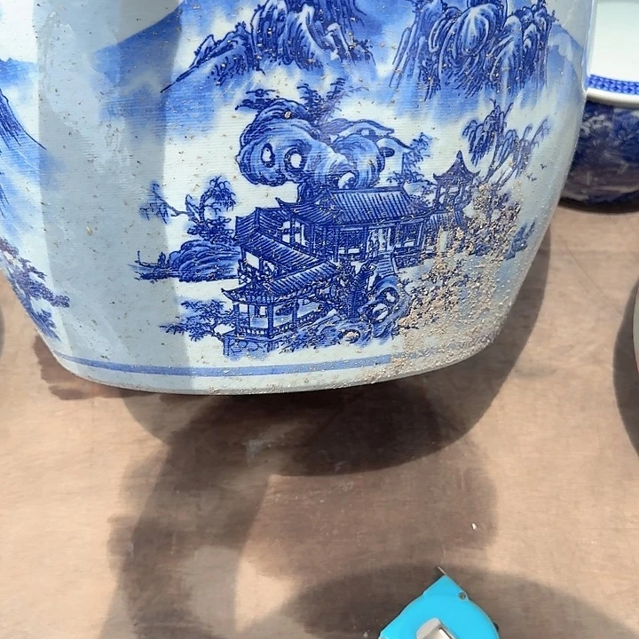 瓷片直径40厘米，高度24厘米