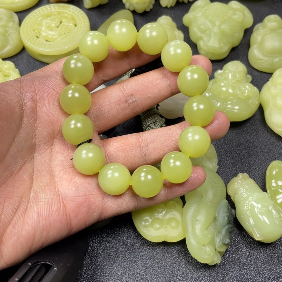 天***星和田玉未镶嵌颈饰