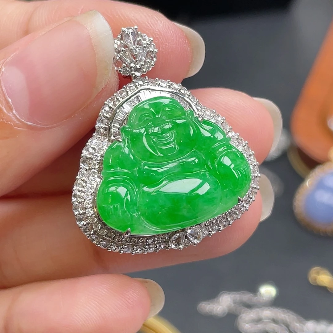 翡翠18K金镶嵌颈饰绿佛公
