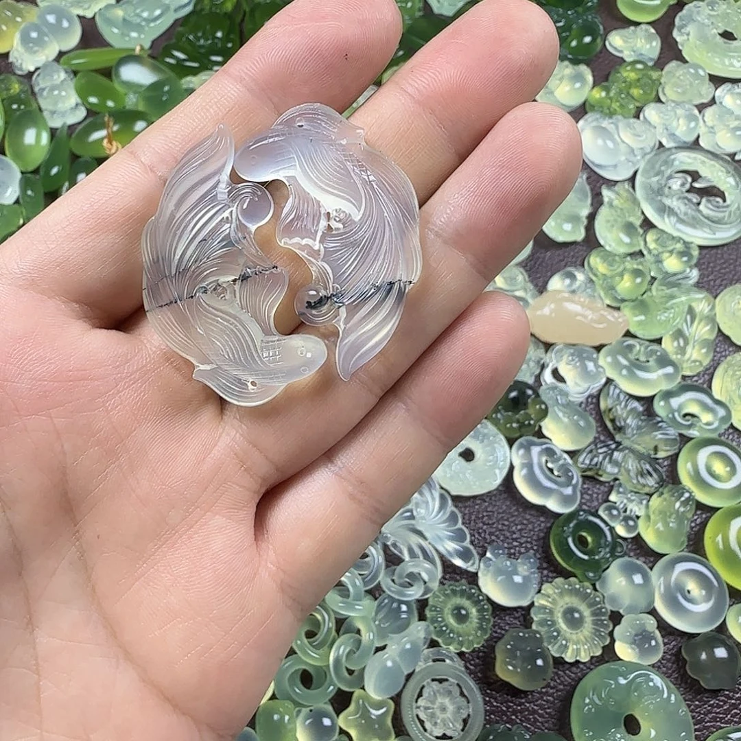 蛇纹石玉未镶嵌岫玉吊坠