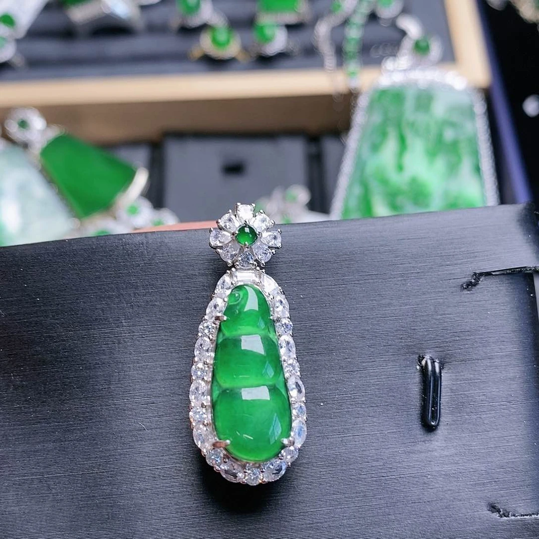 翡翠颈饰未镶嵌吊坠13