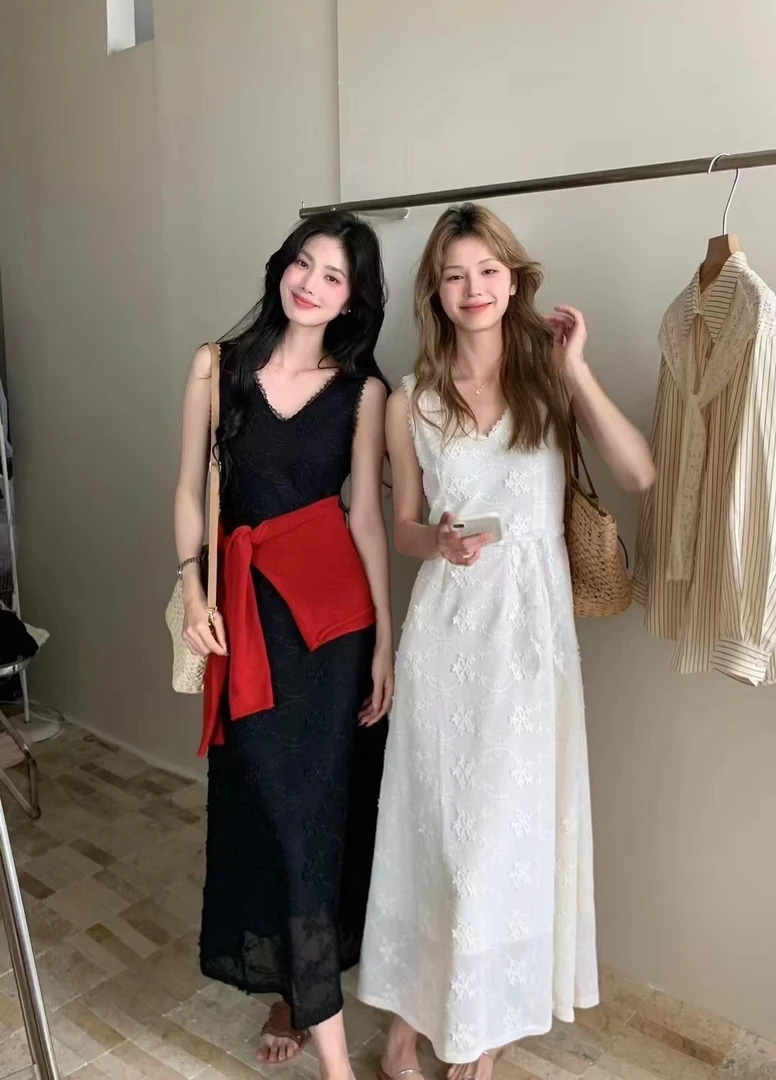 重工刺绣立体花V领显瘦气质背心连衣裙 6674