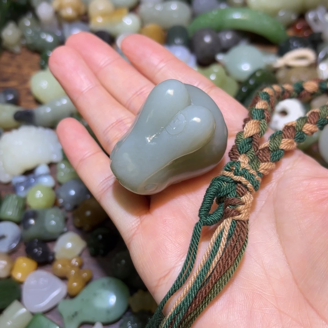 和田玉未镶嵌珠宝半成品