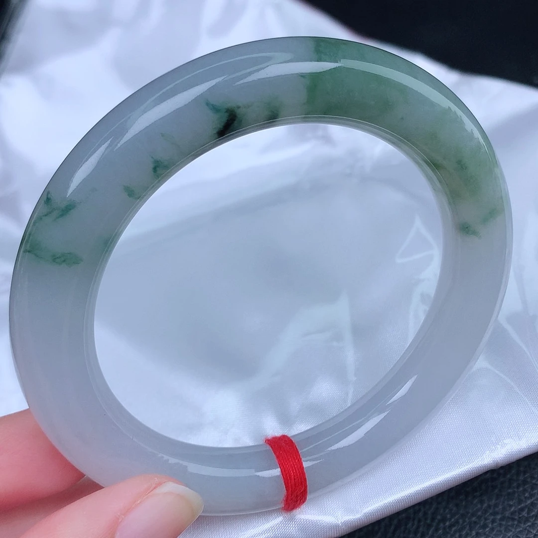 未镶嵌手镯（圆镯）翡翠