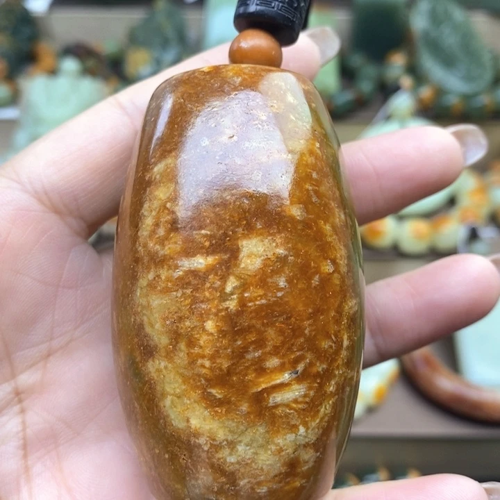 透闪石质玉未镶嵌把件金*狼