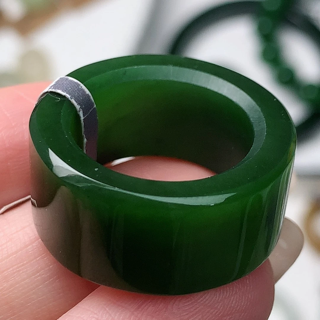 未镶嵌戒指和田玉