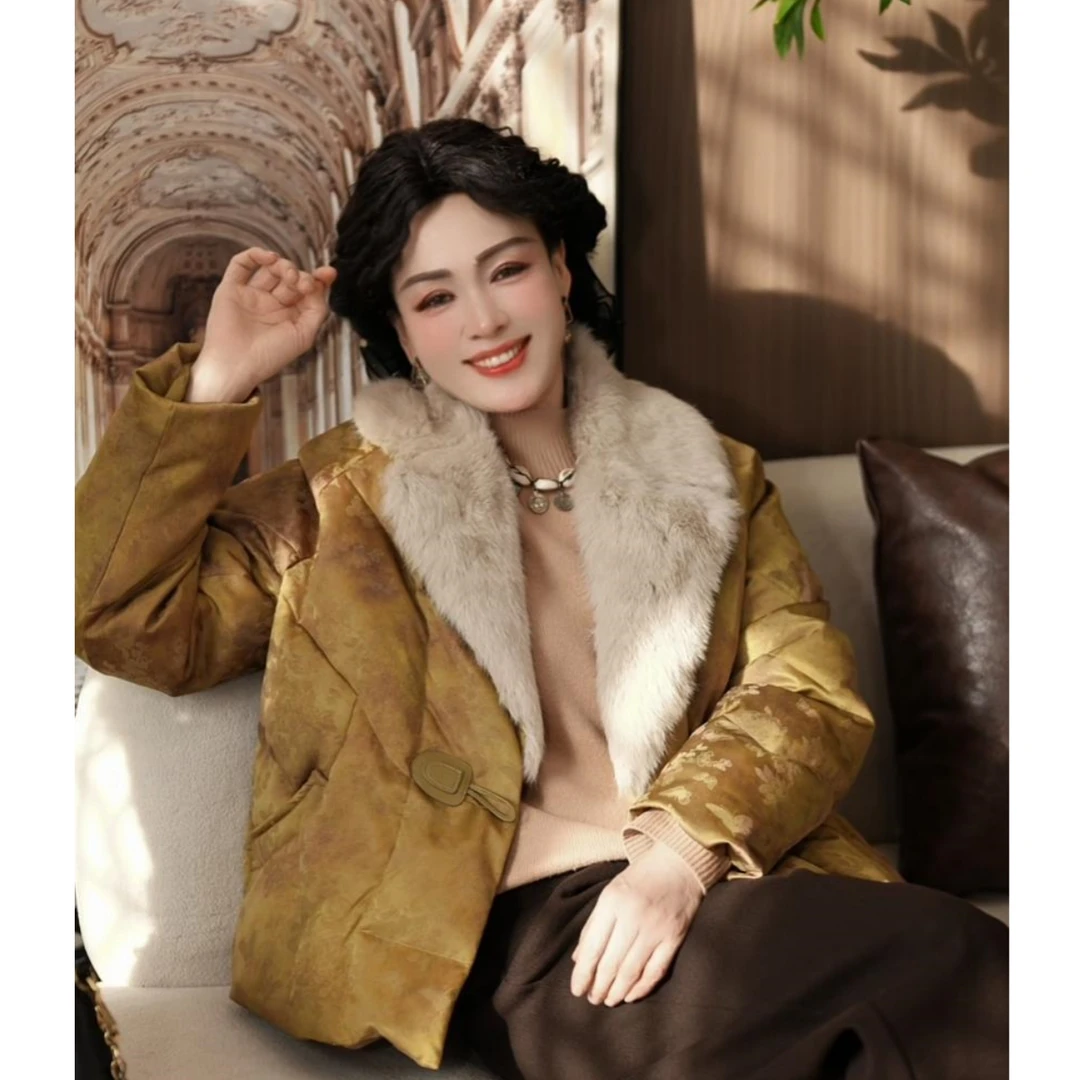 2025新款妈妈装冬装90白鸭绒羽绒服中年女装时尚保暖冬季减龄外套