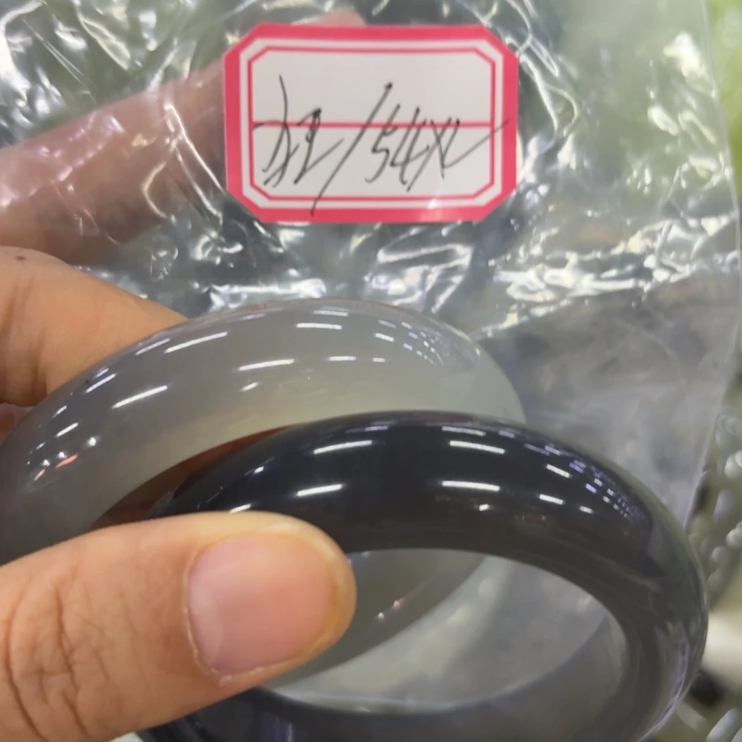 疯***o蛇纹石玉未镶嵌手镯