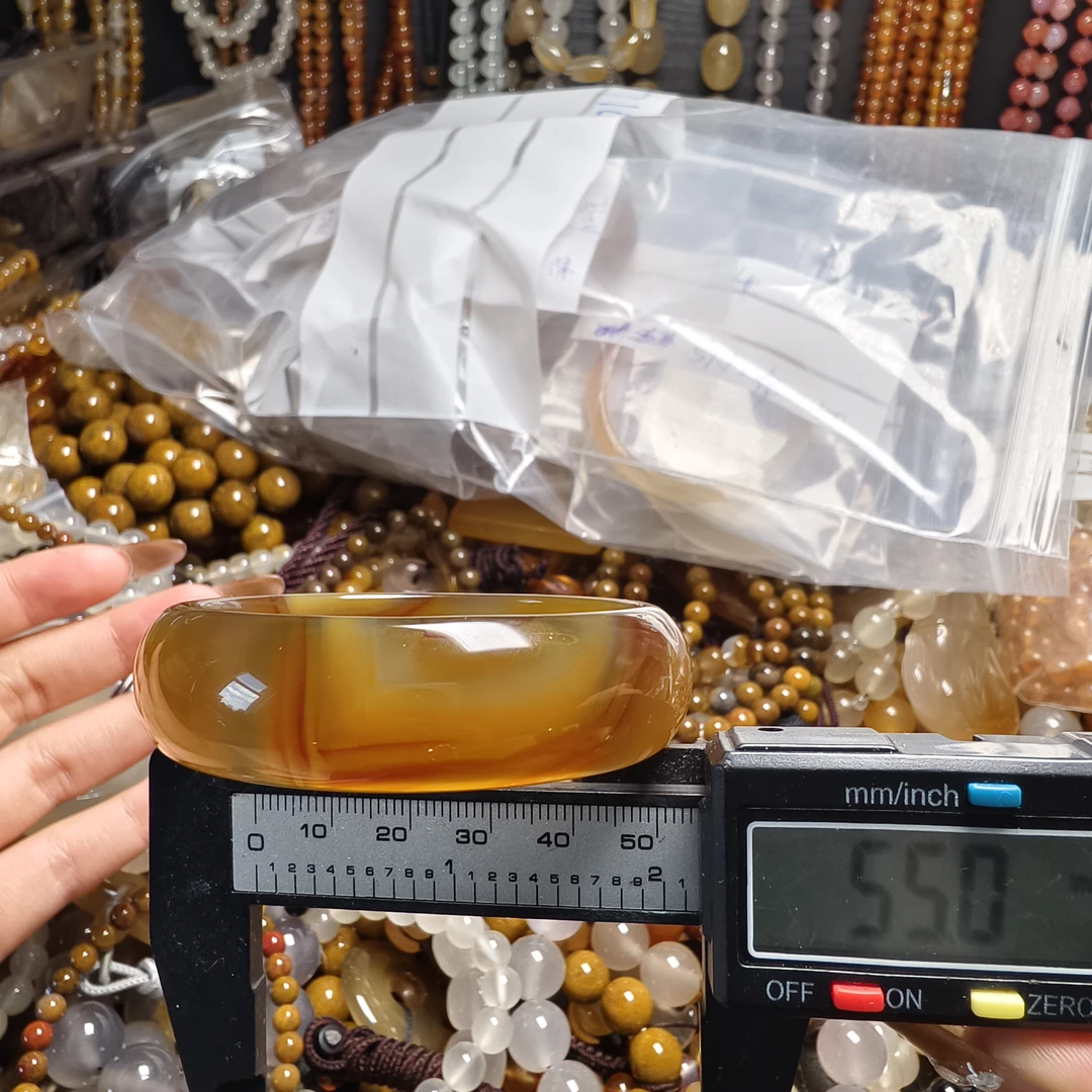 727号天然北红玛瑙手镯55口径