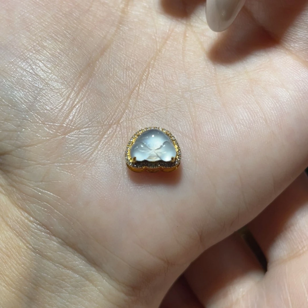【闪购商品】颈饰18K金镶嵌翡翠