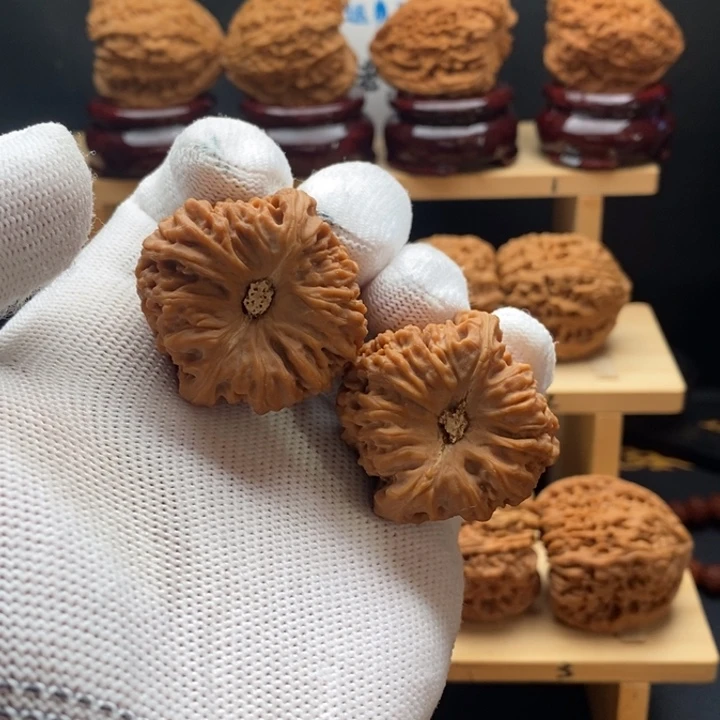 D***y文玩核桃吊坠南将石