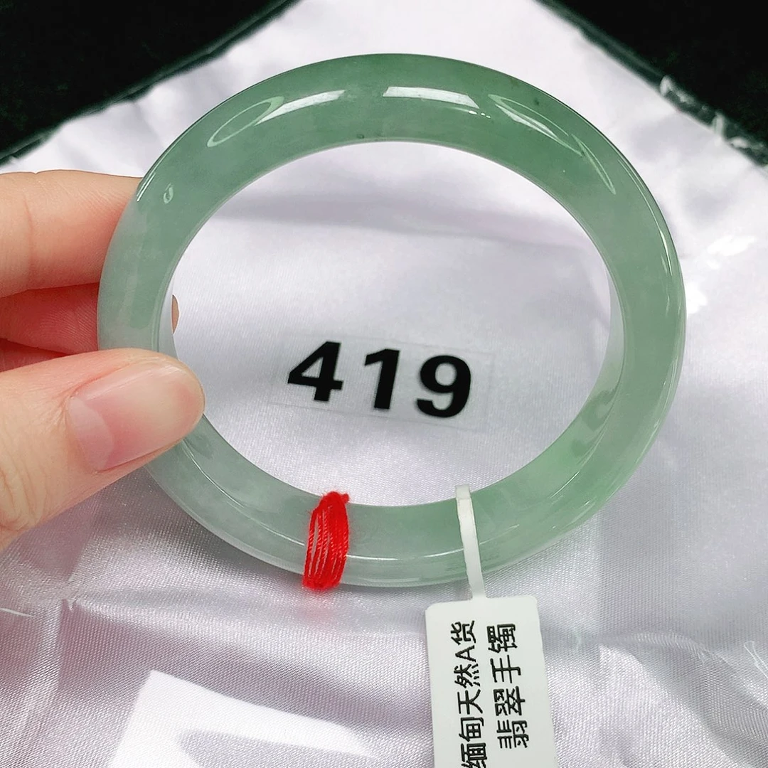 翡翠手镯未镶嵌翡翠手镯未镶嵌