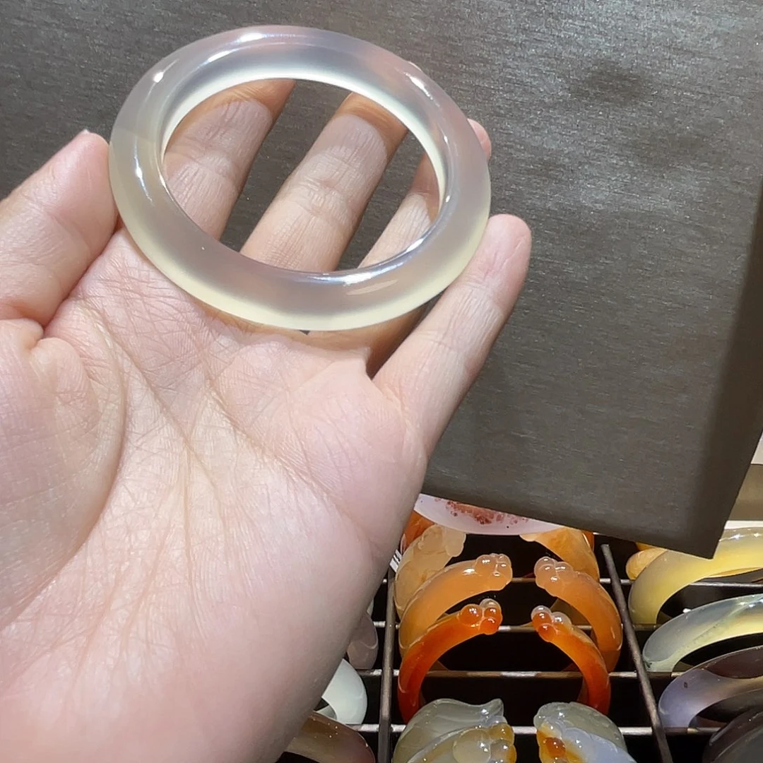 玛瑙/玉髓未镶嵌手镯