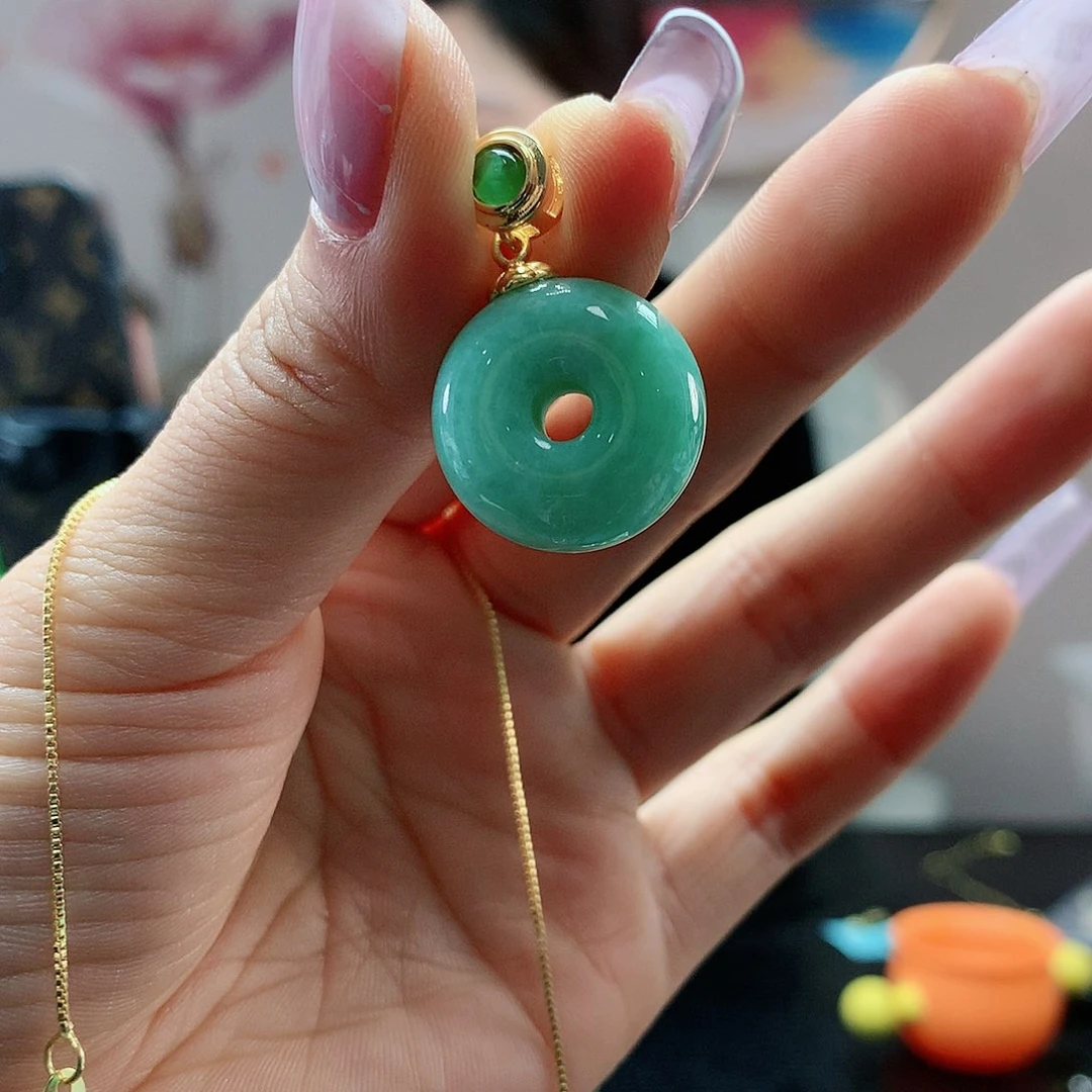 【闪购商品】翡翠吊坠(赠链)未镶嵌