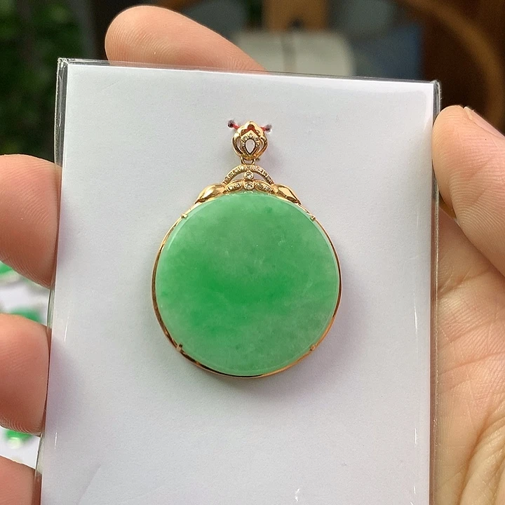 翡翠18K金镶嵌颈饰翡翠首饰