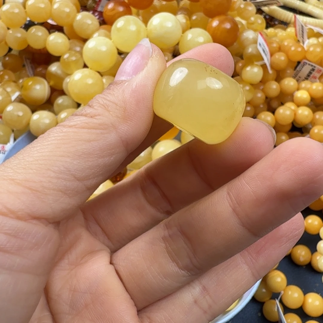 琥珀未镶嵌珠宝奇石