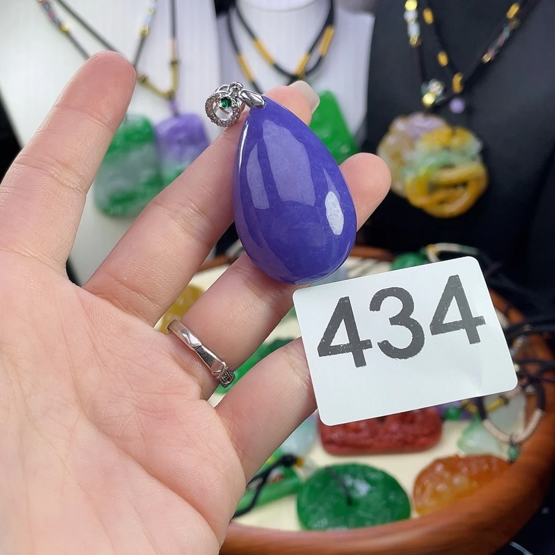 翡翠未镶嵌吊坠(赠链)