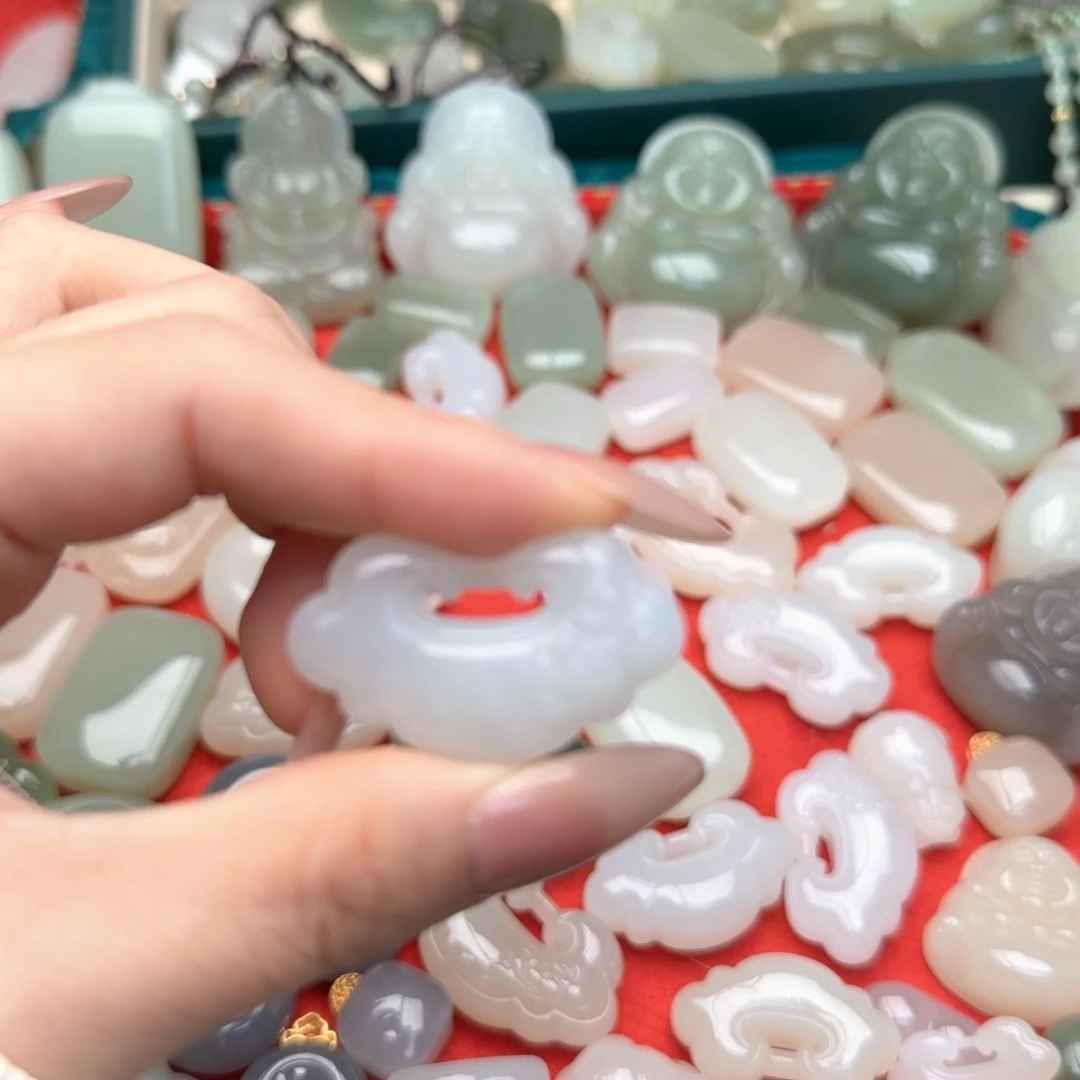 和田玉颈饰未镶嵌平*：