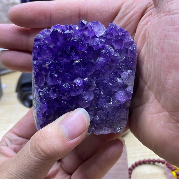 未镶嵌水晶大型摆件（非配饰）