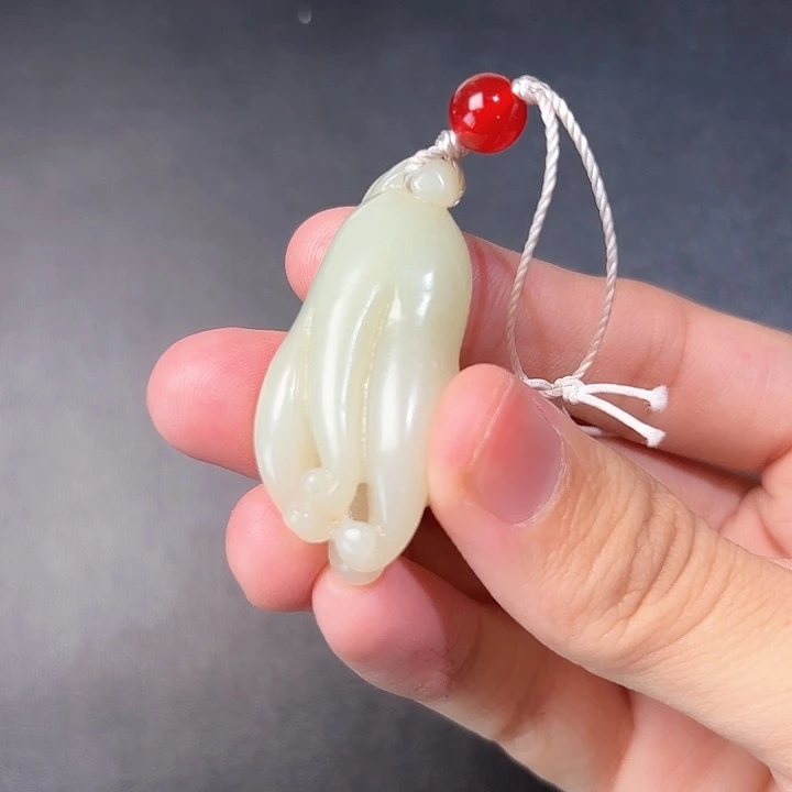 和田玉挂件未镶嵌通*斋