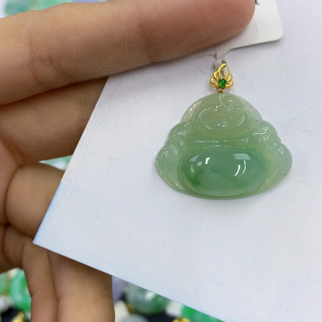 翡翠18K金镶嵌颈饰翡翠