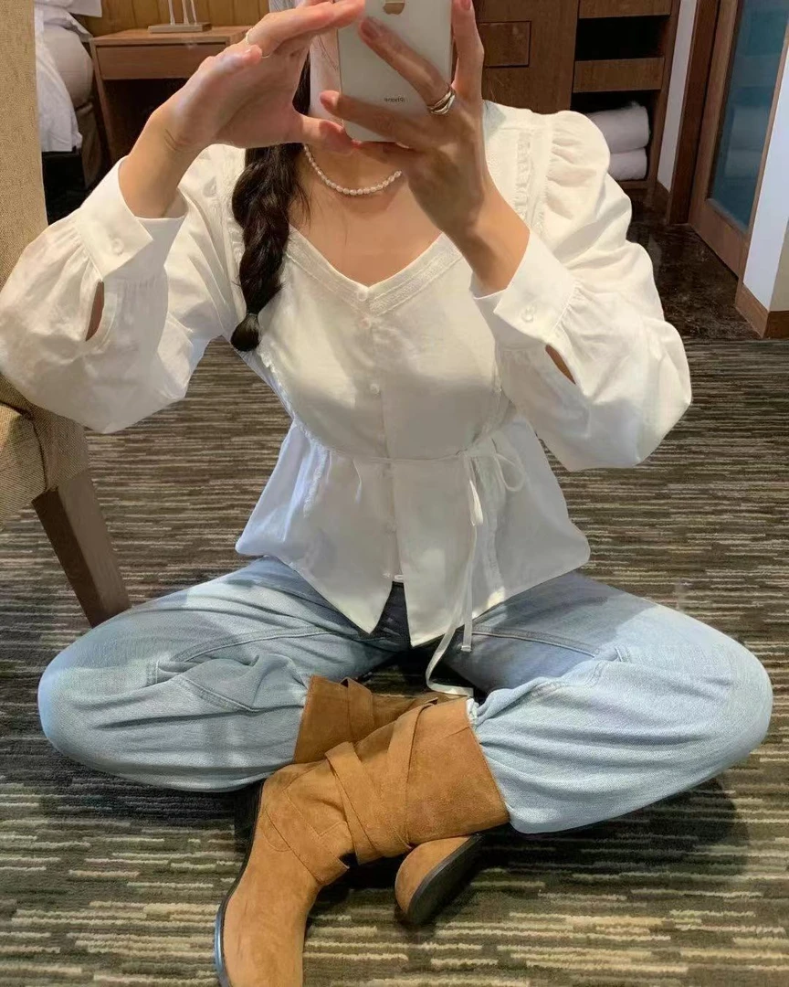 路一.韩国 Seoul     文佳煐 系带衬衫 DP25022018