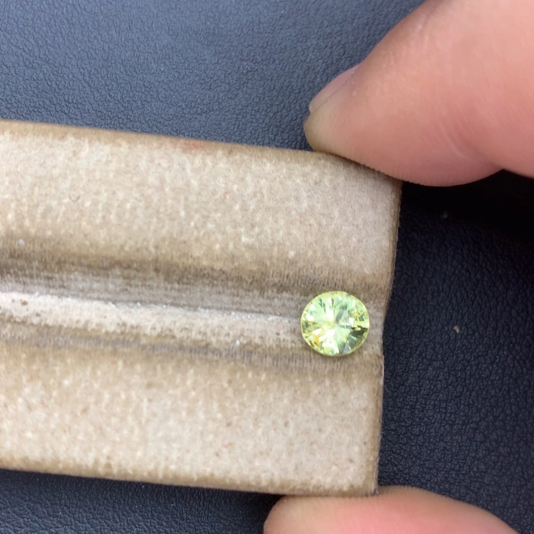 裸石金绿宝石1.2ct无烧