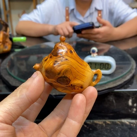 柏木以**待太行崖柏根雕