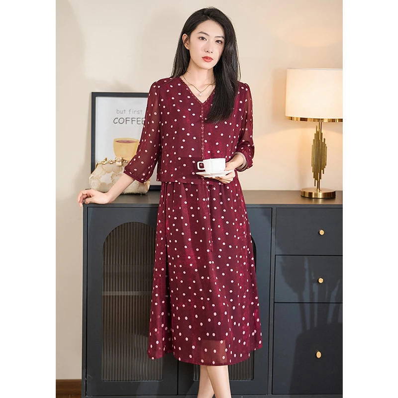 迪欧芙2025初春枣红轻奢洋气拼接波点上档次新款连衣裙#CLQ17828